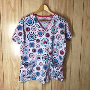 Happy Scrubs Heart Theme V-Neck Short Sleeve Top L